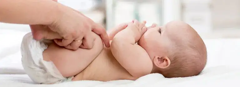 Zdjęcie Skuteczne sposoby na kolki u niemowlaka – ulga dla maluszka