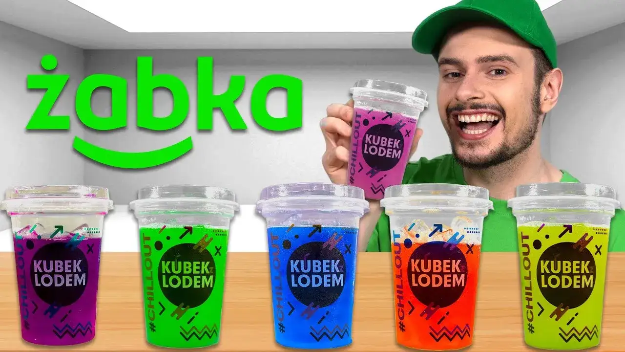Zdjęcie Orzeźwiające drinki w kubku z lodem, które musisz spróbować
