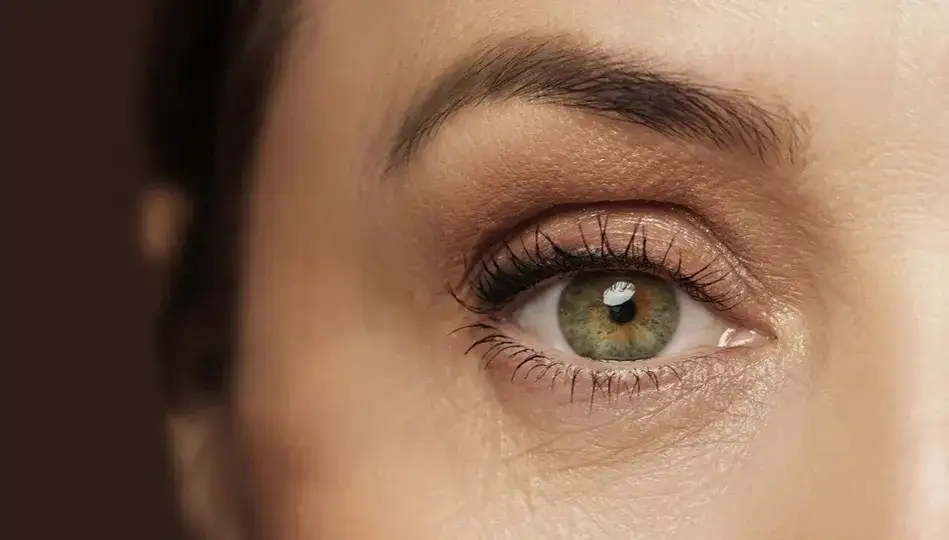 Zdjęcie Gr&uuml;ne Augen schminken: Farben &amp; Tricks f&uuml;r Ihr Strahlen