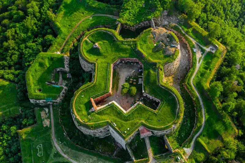 Zdjęcie Miejscowości w Górach Sowich - najciekawsze miejsca do odwiedzenia