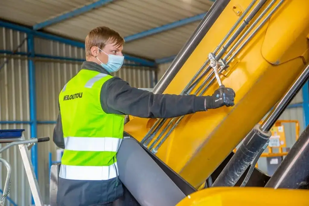 Zdjęcie Ile kosztuje wynajem podnośnika koszowego? Sprawdź ceny i ukryte koszty