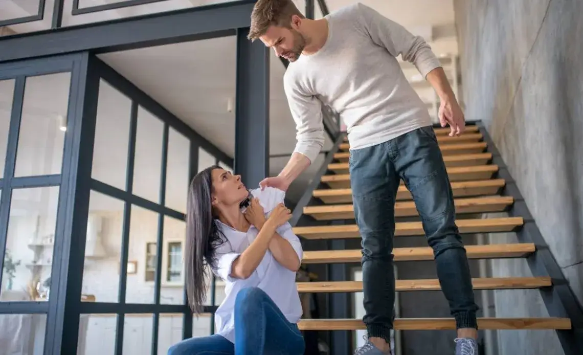 Zdjęcie Kiedy można wymeldować żonę z mieszkania? Sprawdź kluczowe warunki