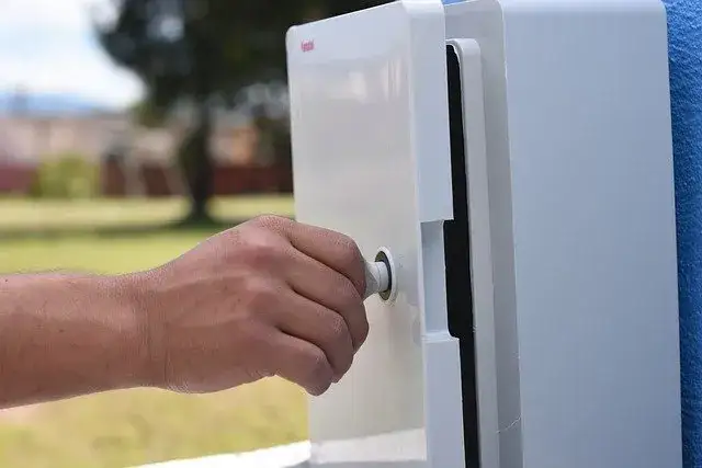 Zdjęcie Jak zamaskować skrzynkę elektryczną i poprawić wygląd wnętrza