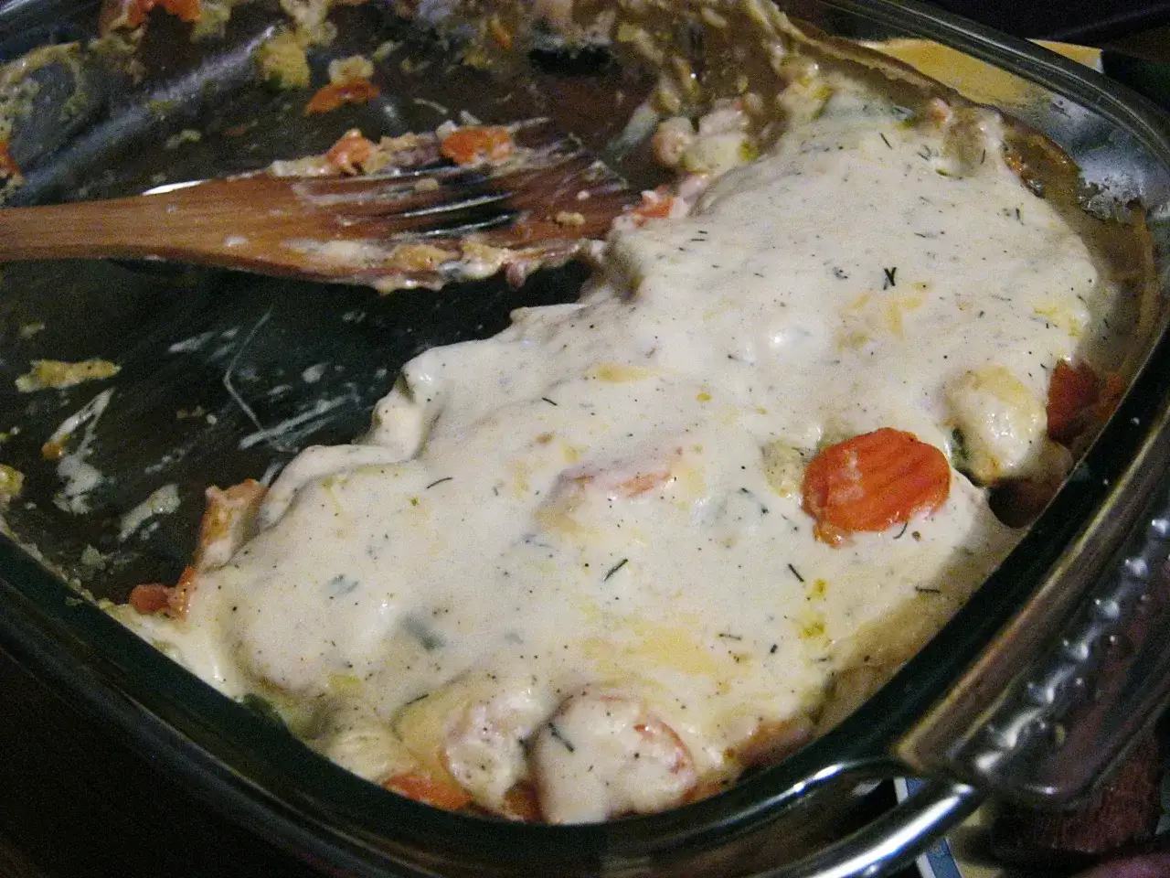 Zdjęcie Pyszna zapiekanka z kurczakiem i sosem beszamelowym, którą pokochasz