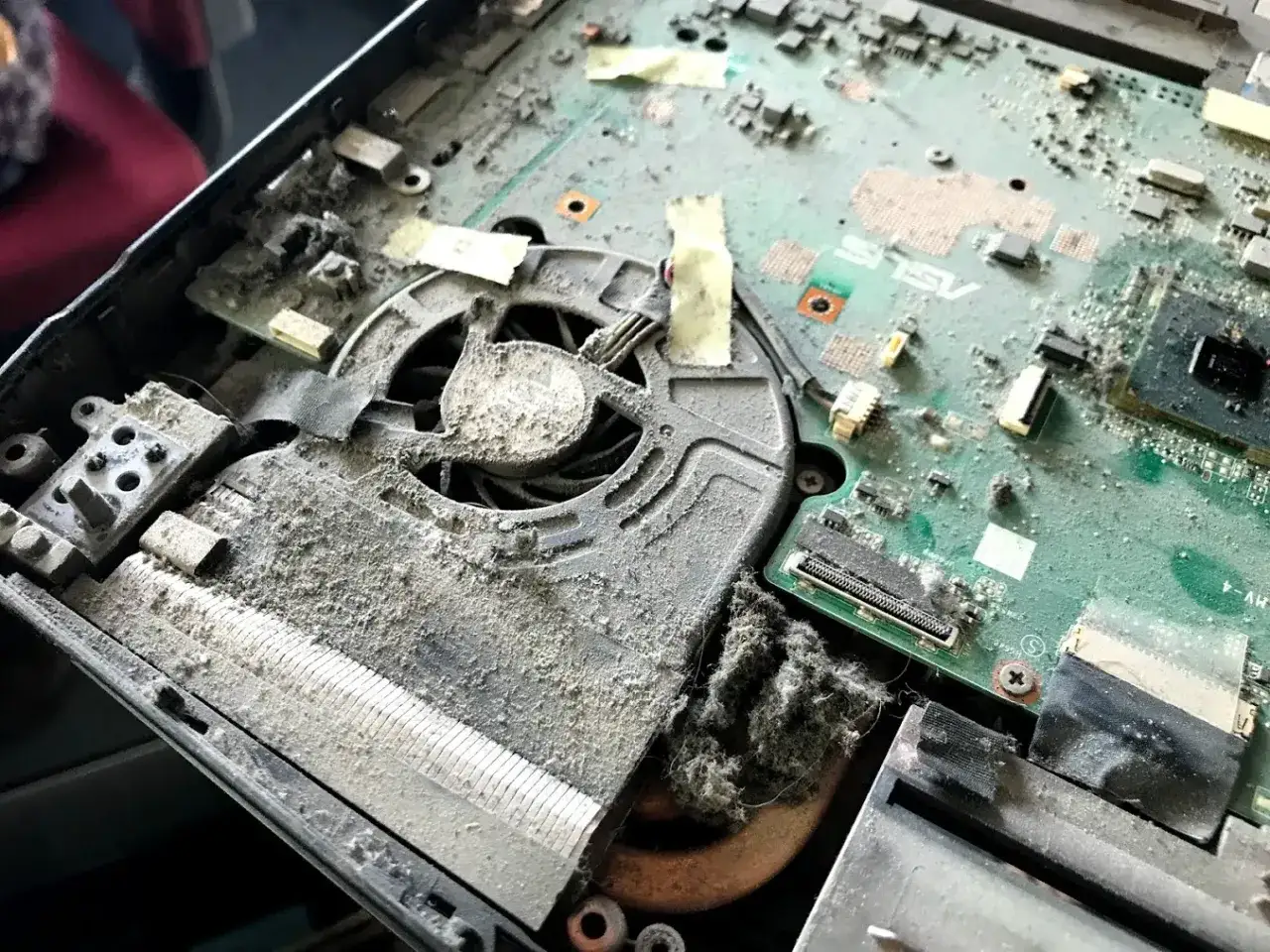 Zdjęcie Skuteczne metody na usunięcie śmieci z komputera: krok po kroku