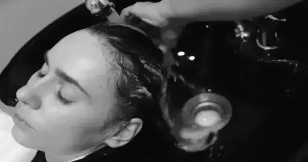 Zdjęcie Jak zmyć farbę do włosów z rąk - skuteczne metody i porady