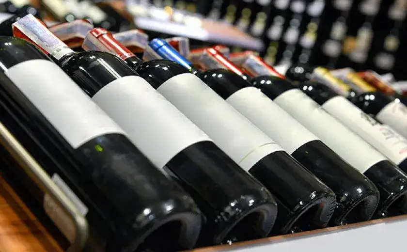 Zdjęcie Ile kalorii ma wino? Odkryj, co wpływa na jego wartość energetyczną