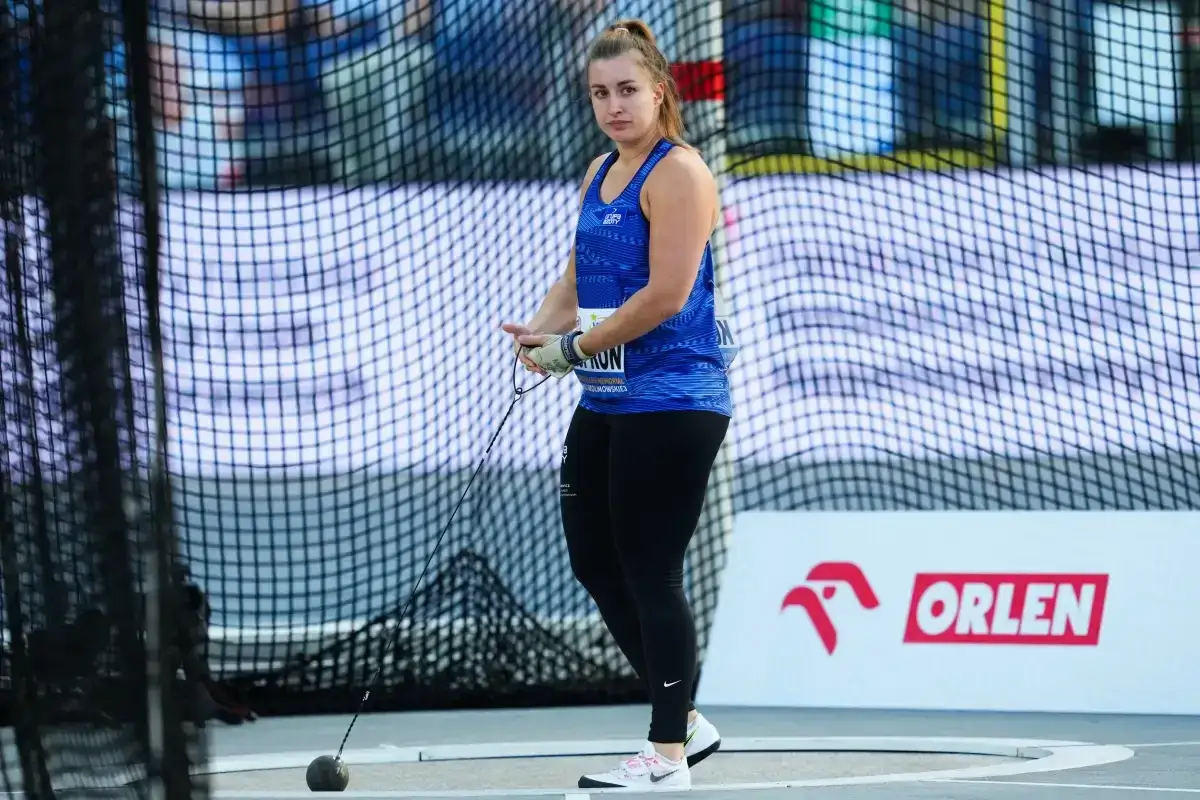 Zdjęcie Ile waży młot lekkoatletyczny damski? Zaskakujące różnice w wadze młotów