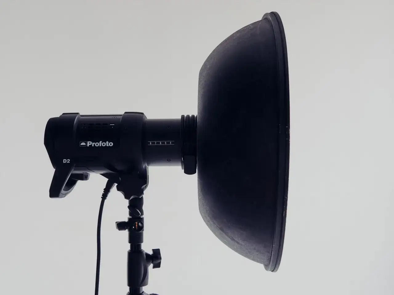 Zdjęcie Jak odbijać światło lampy błyskowej - 5 kroków do idealnych zdjęć