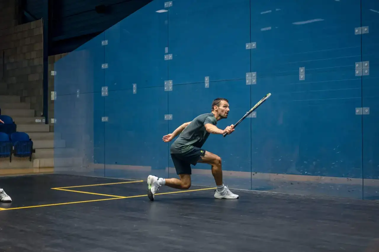 Zdjęcie Najlepsze miejsca na squash w Nowym Sączu – znajdź swój kort już dziś