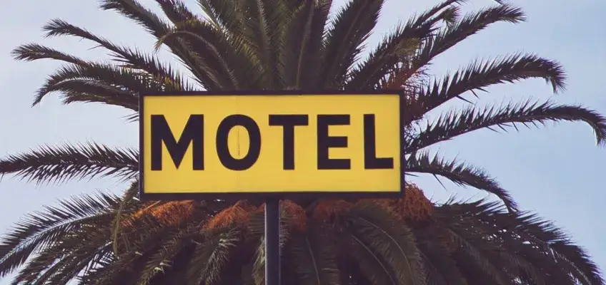 Zdjęcie Gdzie rezerwować noclegi, aby uniknąć ukrytych kosztów?