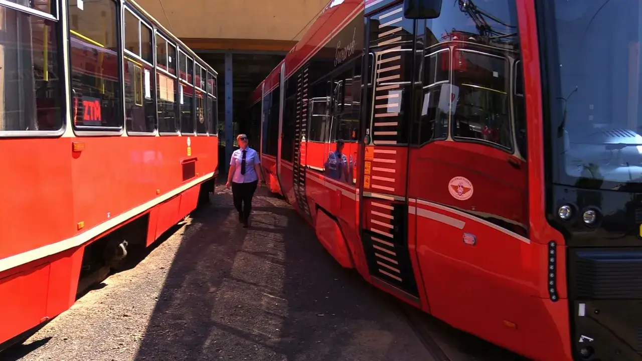Zdjęcie Zaskakujące zarobki motorniczych tramwajów na Śląsku – co warto wiedzieć