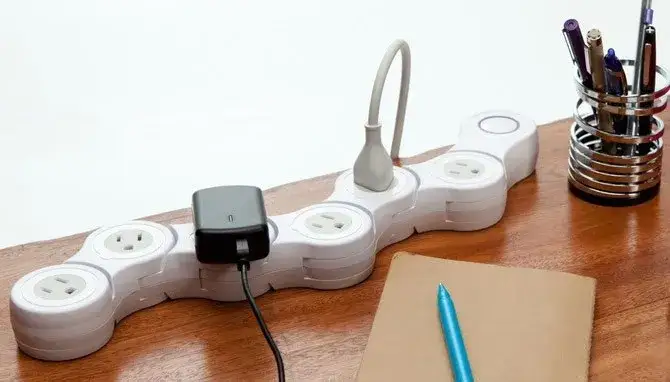 Zdjęcie Ile prądu pobiera listwa zasilająca i jak zaoszczędzić na rachunkach