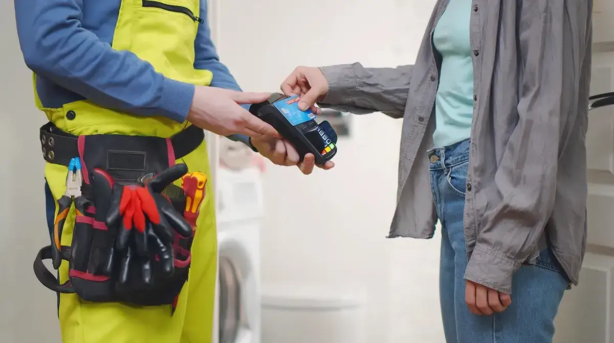 Zdjęcie Ile zarabia elektryk w Szwecji? Zaskakujące wyniki i porównania