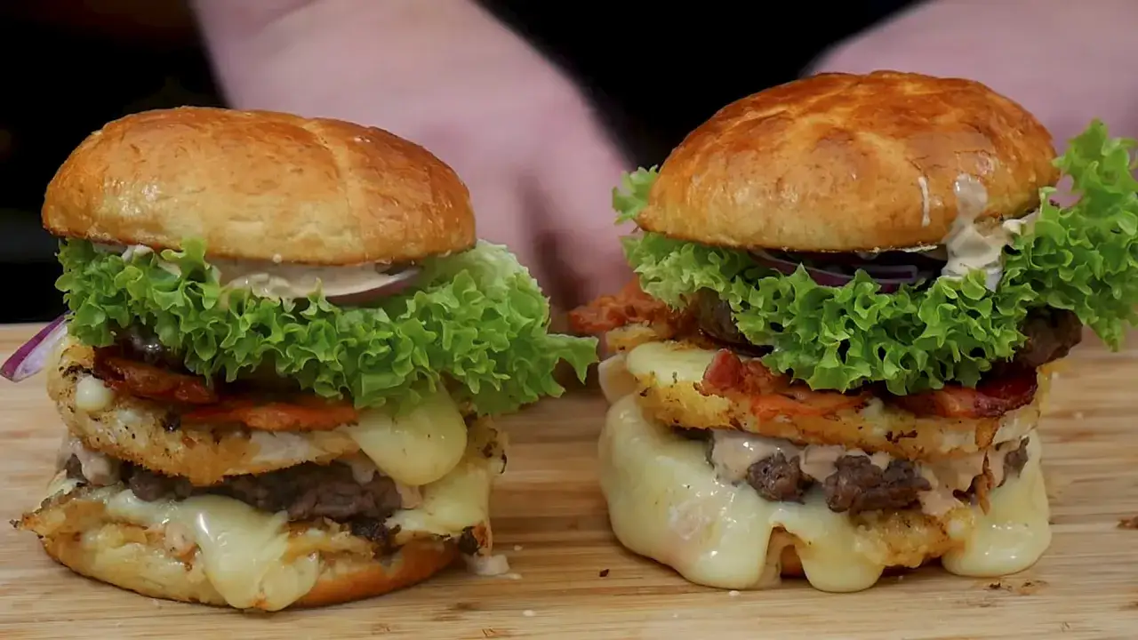 Zdjęcie Burger Drwala w domu: Odtw&oacute;rz kultowy smak bez wychodzenia z kuchni!