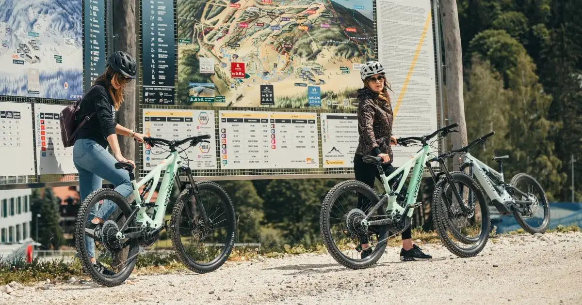 Zdjęcie Czarna Góra gdzie jest? Odkryj jej lokalizację i atrakcje w okolicy