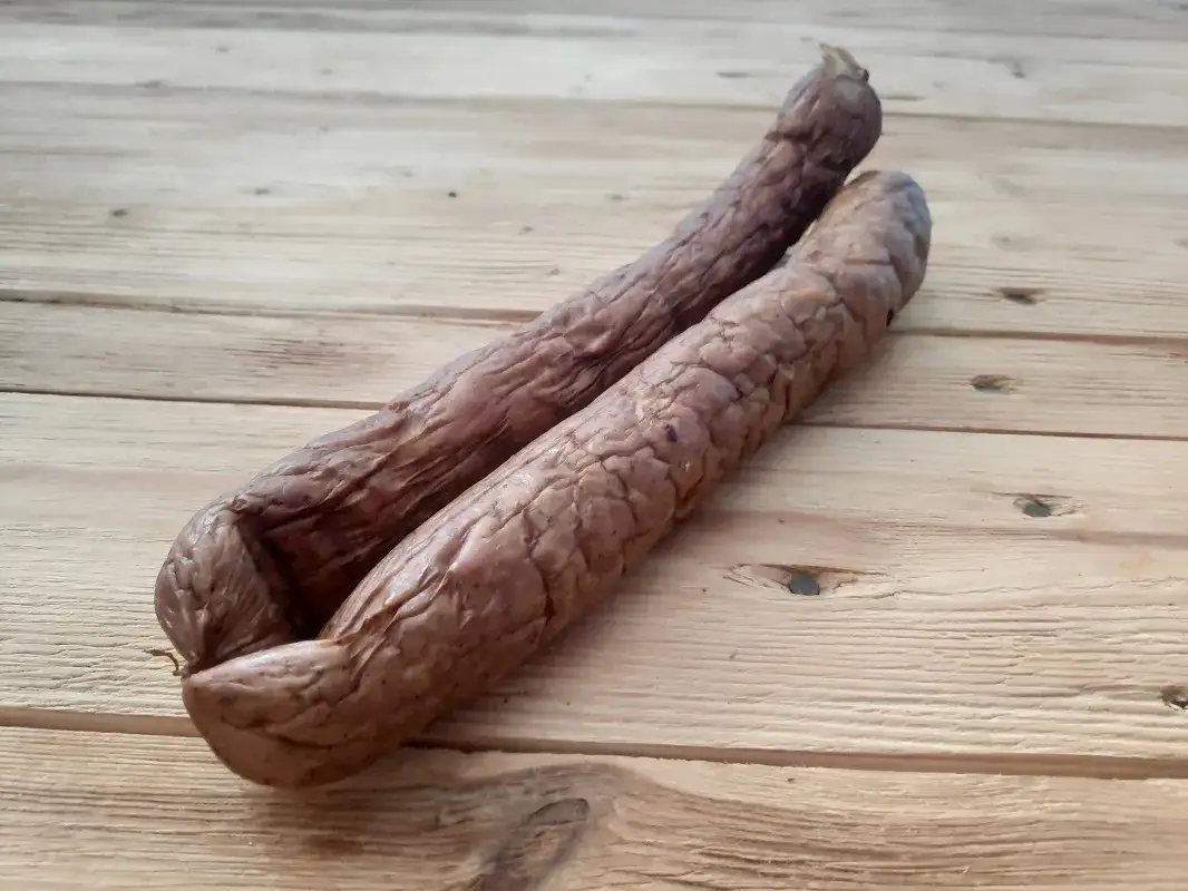 Zdjęcie Jak przygotować idealną kiełbasę wędzoną w domowych warunkach