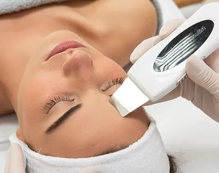 Zdjęcie Co daje peeling kawitacyjny? Efekty, które zaskoczą Twoją skórę