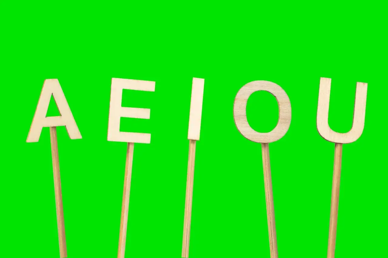 Zdjęcie Samogłoska: Czym jest i jak ją rozpoznać w wyrazie?