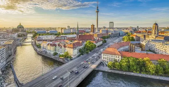 Zdjęcie Jak najtaniej dojechać do Berlina? Odkryj tanie opcje transportu