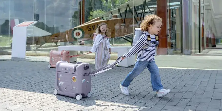 Zdjęcie Walizka dla dzieci na której można jeździć – komfort i zabawa w podróży