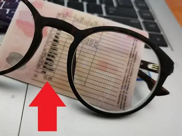 Zdjęcie Co oznacza kod 71 w prawie jazdy i jak wpływa na Twoje uprawnienia?