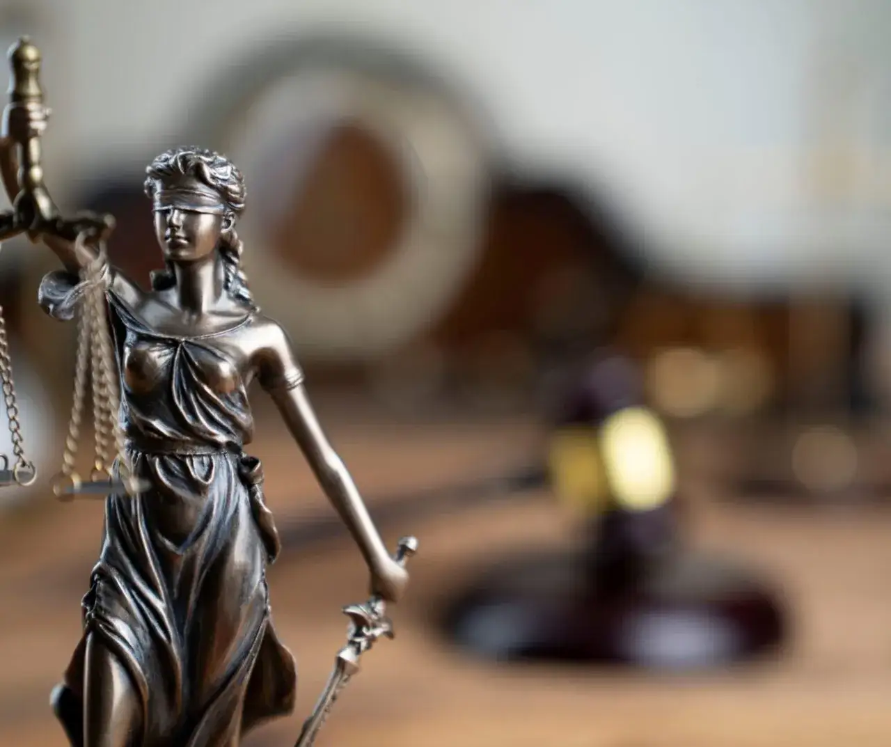 Zdjęcie Komu przysługuje adwokat z urzędu i jak uniknąć kosztów prawnych