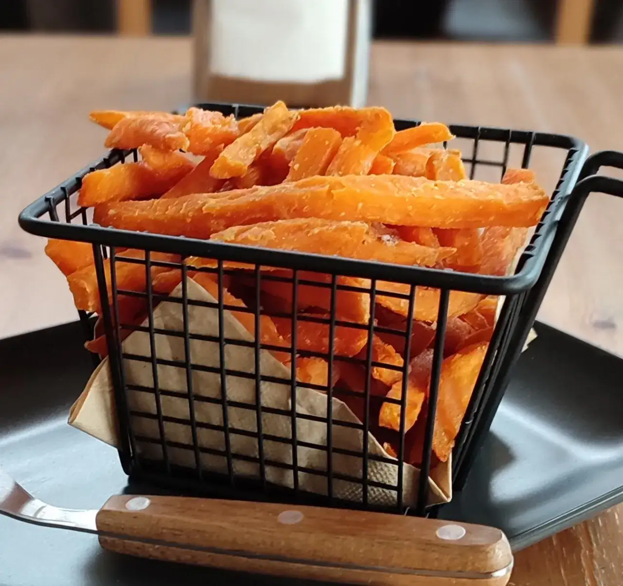 Zdjęcie Frytki z batatów gdzie kupić? Sprawdź najlepsze miejsca i oferty