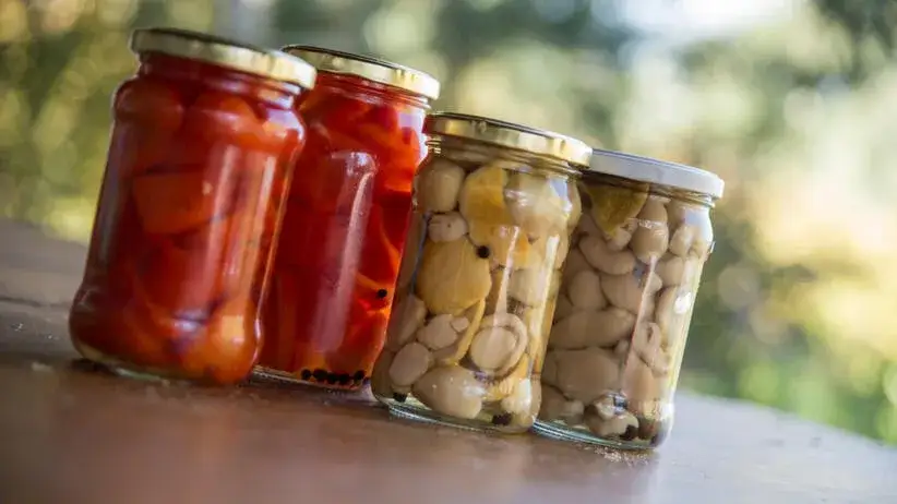 Zdjęcie Jak wekować słoiki w garnku - uniknij najczęstszych błędów