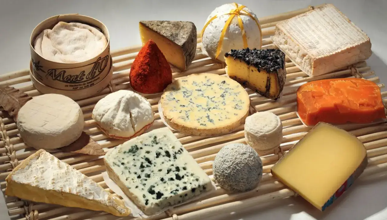 Zdjęcie Sekrety fromage: Jak wybierać, smakować i doceniać sery francuskie