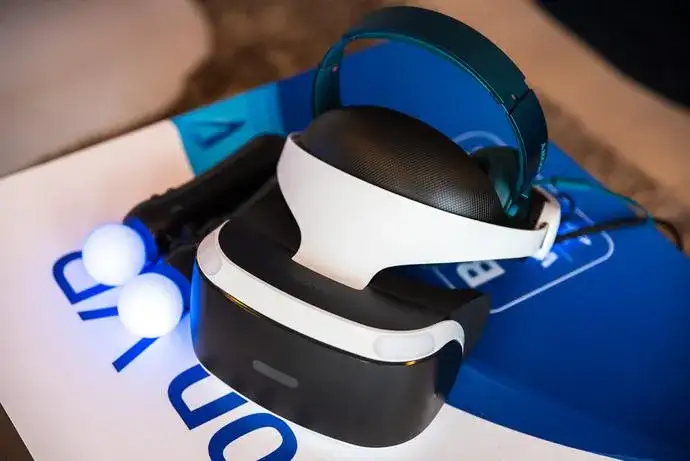 Zdjęcie Czy PlayStation VR działa z komputerem? Jak podłączyć i używać