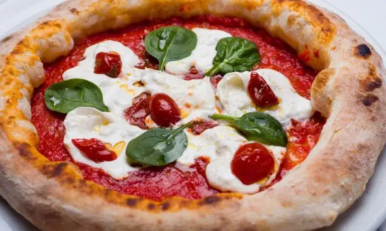 Zdjęcie Jak zrobić sos do pizzy z koncentratu - prosty przepis na smaczny sos
