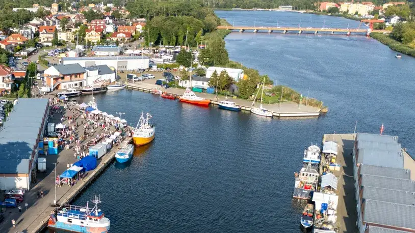 Zdjęcie Dziwnów gdzie zjeść: najlepsze miejsca na pyszny posiłek nad morzem