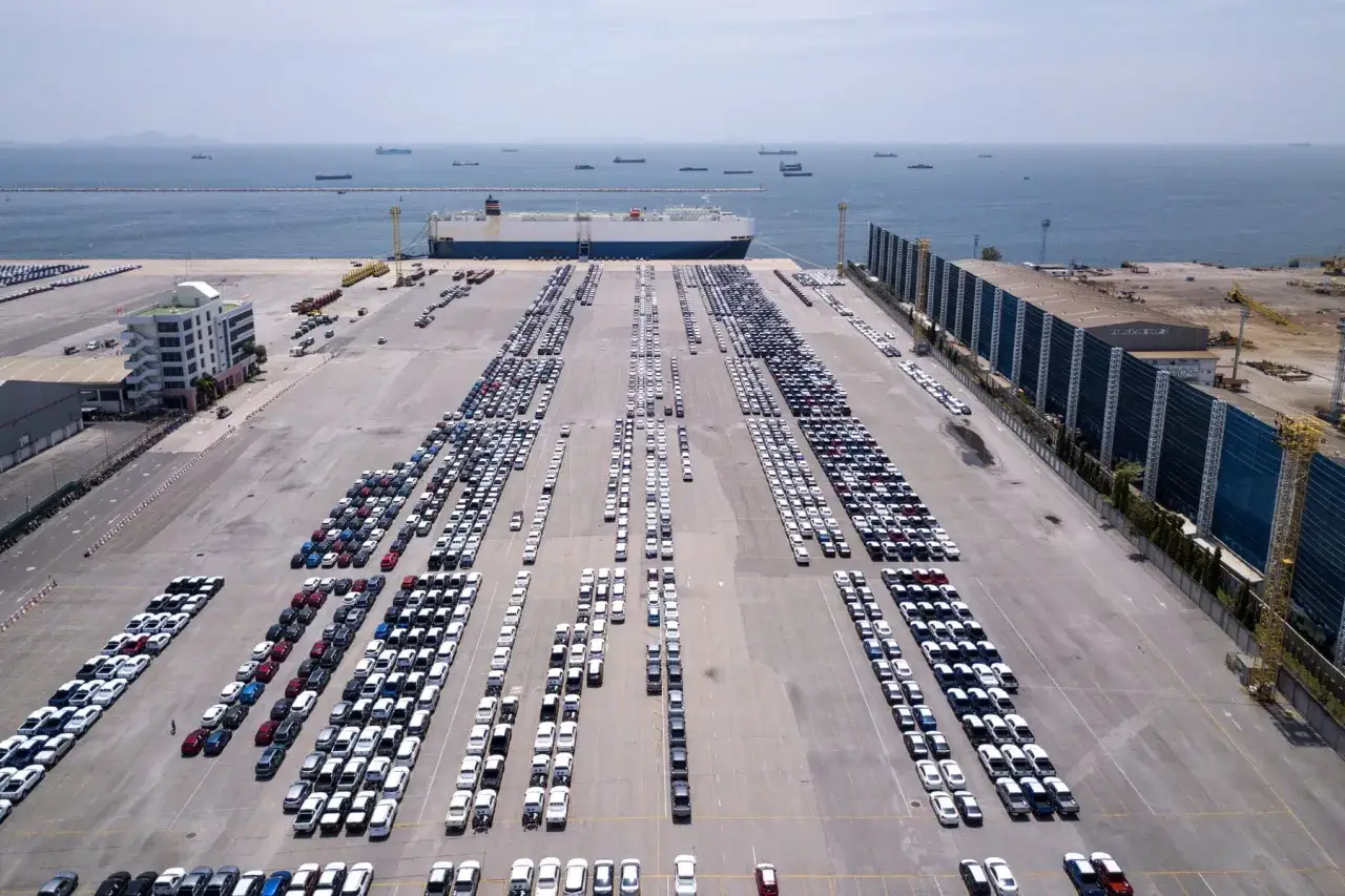 Zdjęcie Czy zakup tesli z USA to opłacalna decyzja? Sprawdź ryzyka i korzyści