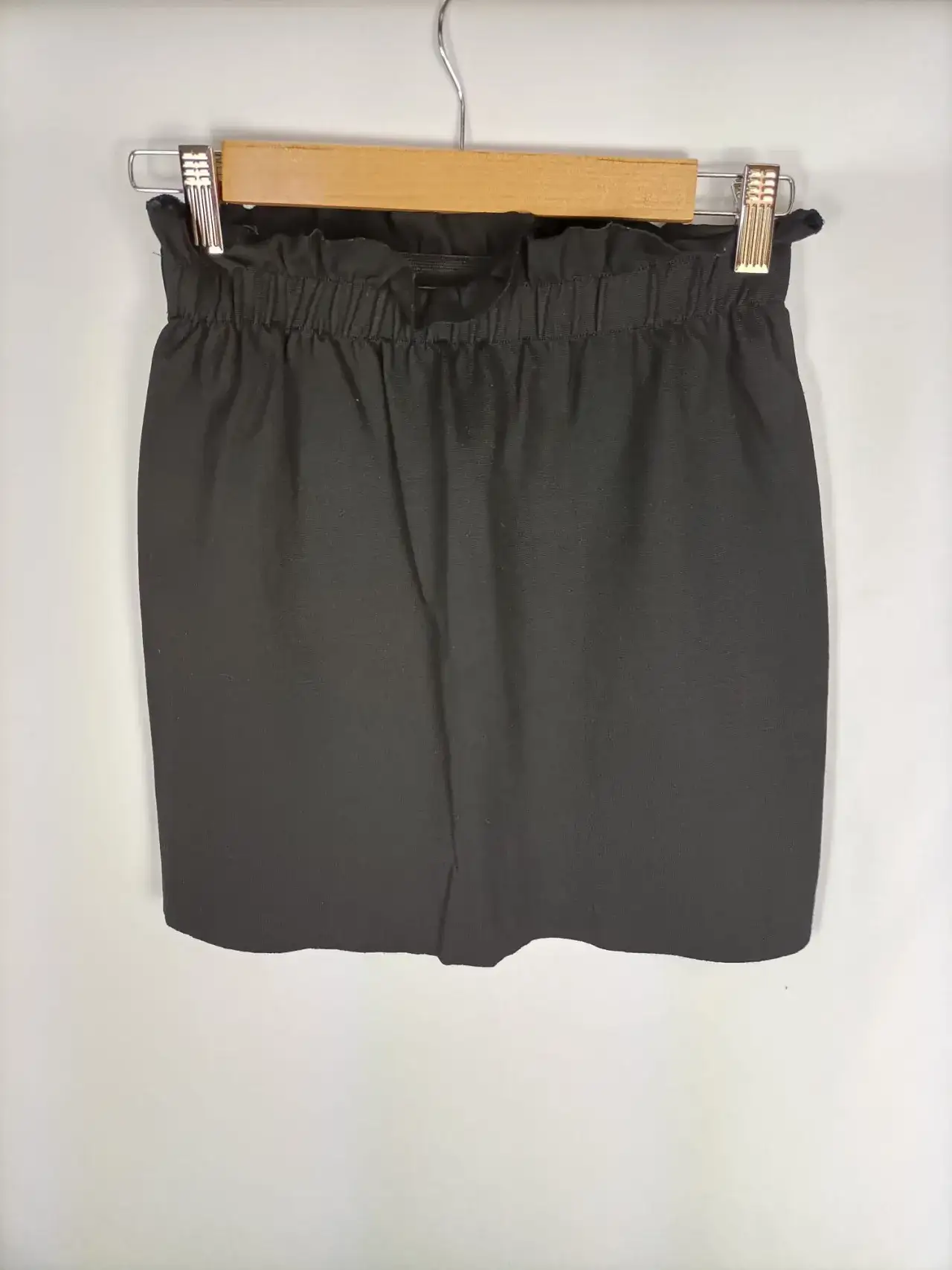 Zdjęcie Las mejores faldas negras de Bershka que no puedes dejar pasar