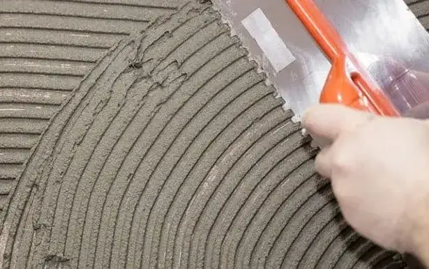 Zdjęcie Jaki klej do starej cegły - uniknij błędów w renowacji i dekoracji