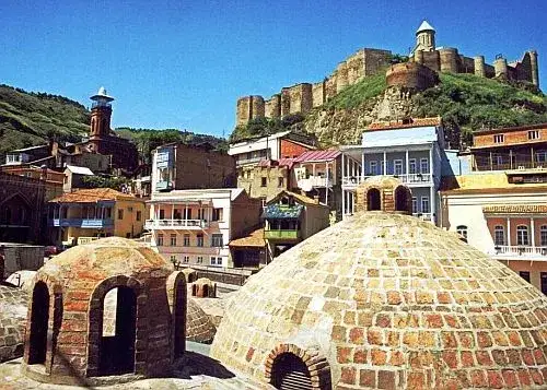 Zdjęcie Z jakim biurem podróży do Gruzji? Najlepsze oferty i porady