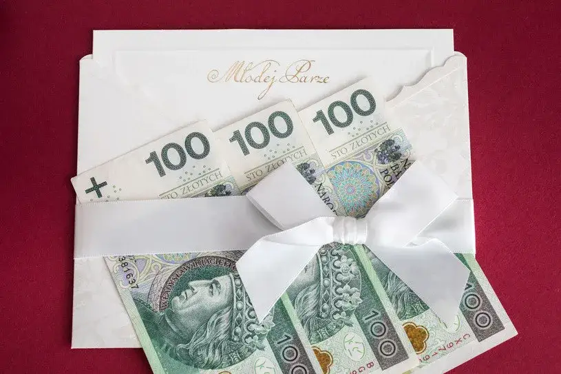 Zdjęcie Ile pieniędzy się daje na wesele? Sprawdź, co naprawdę wypada!