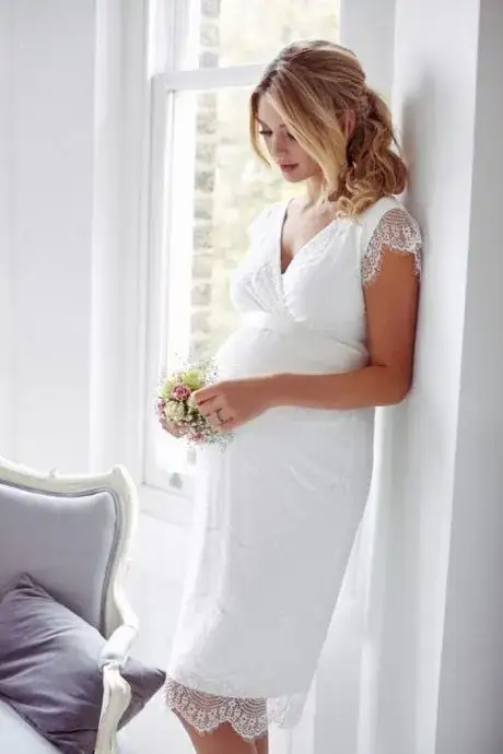 Zdjęcie Jaka suknia ślubna w ciąży? 8 kluczowych porad dla przyszłej mamy