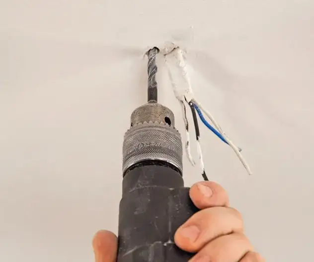 Zdjęcie Jak bezpiecznie podłączyć żyrandol – uniknij błędów i zrób to samodzielnie