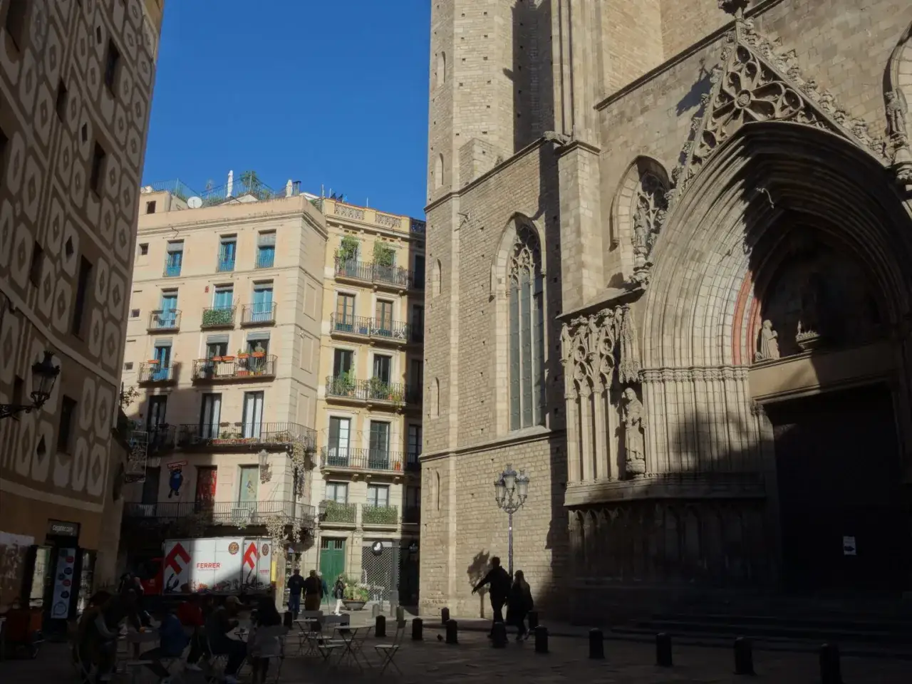 Zdjęcie Nocleg w Barcelonie gdzie najlepiej - wybierz idealne miejsce na pobyt