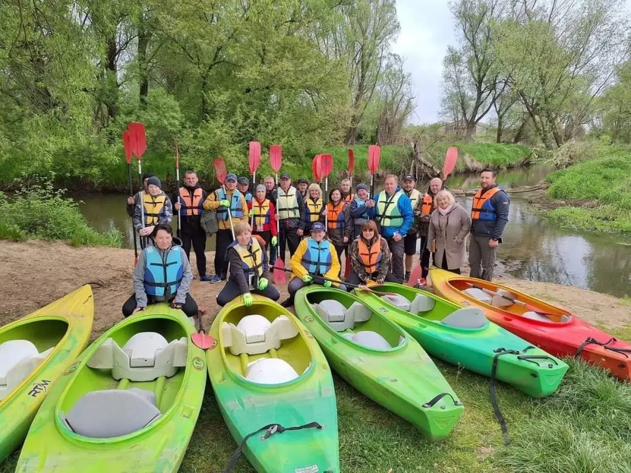 Zdjęcie Spływ kajakowy Grabów nad Prosną - najlepsze trasy i porady dla początkujących
