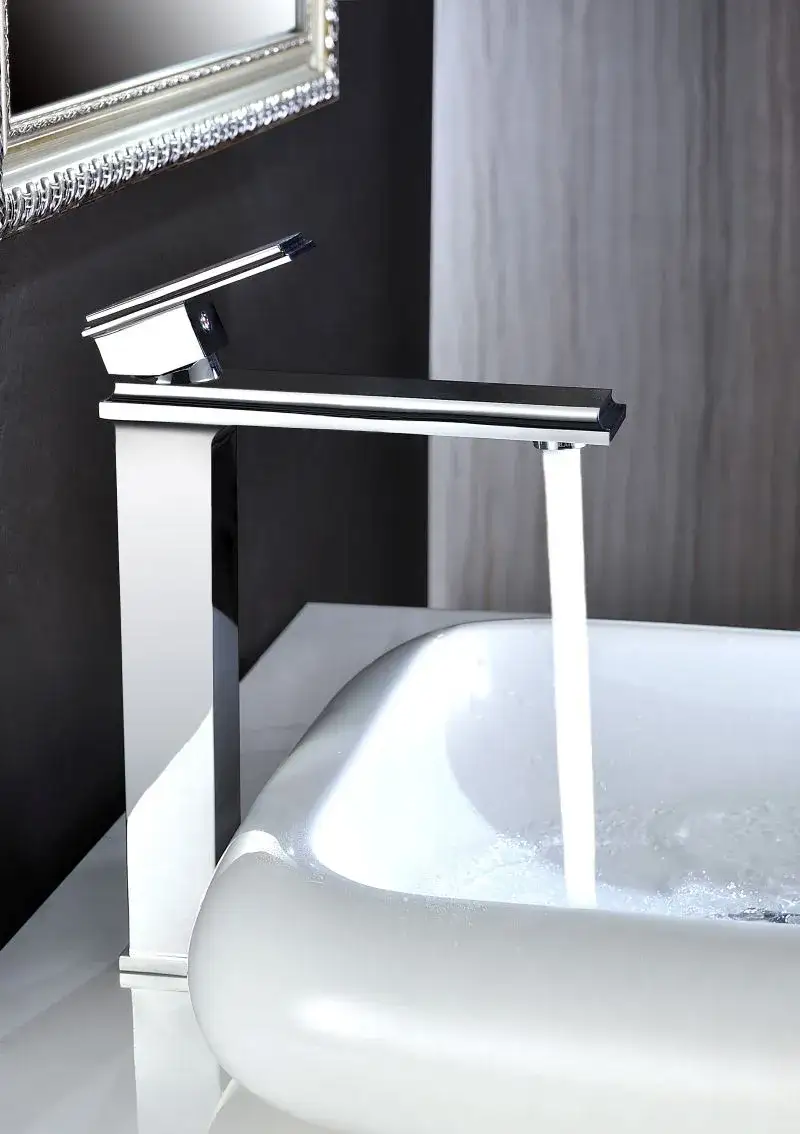 Zdjęcie Bateria umywalkowa nablatowa retro - wybierz idealny model do łazienki
