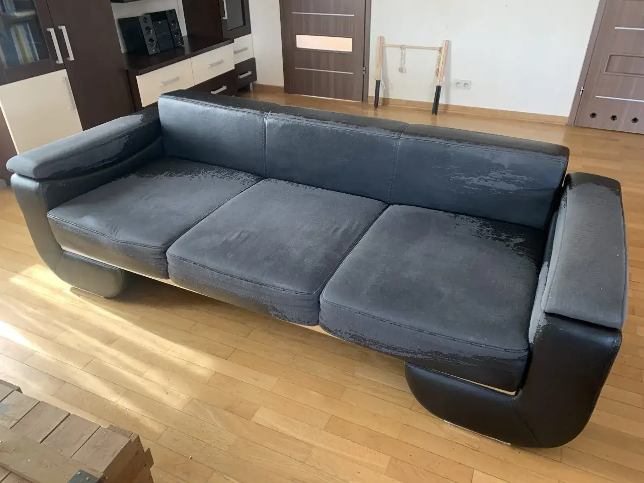 Zdjęcie Jak zmienić kolor kanapy - proste sposoby na metamorfozę mebla