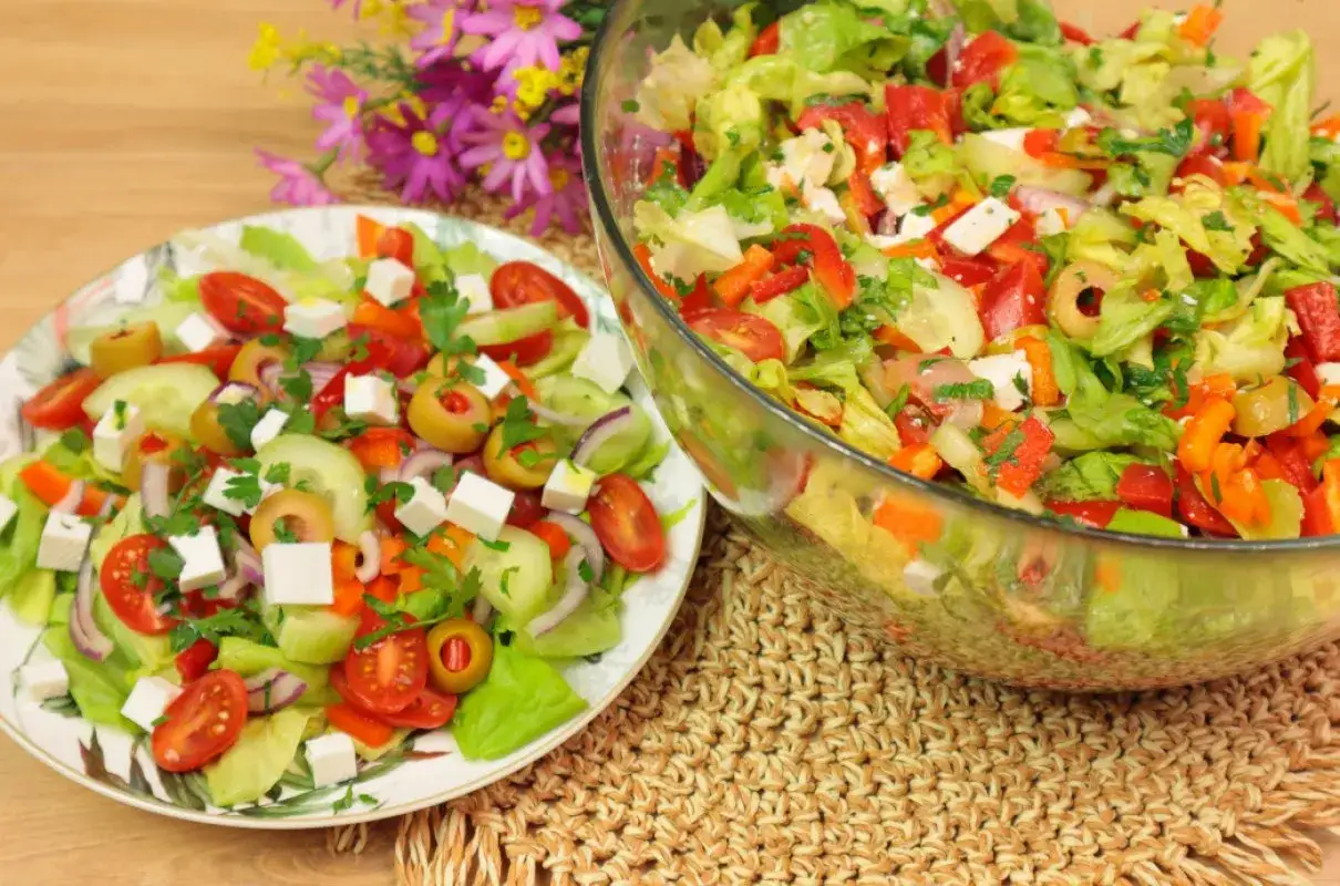 Zdjęcie Najlepsze sałatki na grilla, które zachwycą Twoich gości