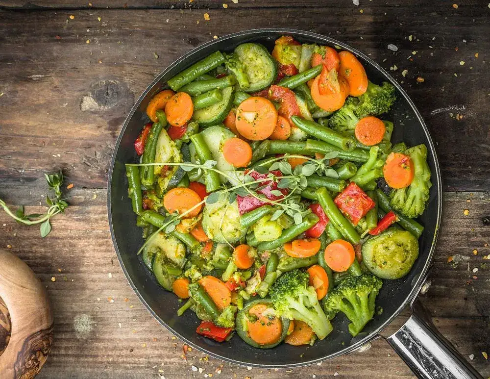 Zdjęcie Warzywa na patelni: przepis i smaczne danie z warzywami