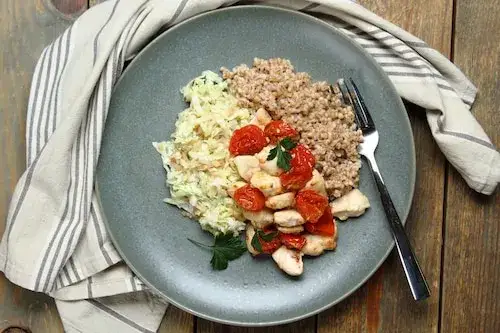 Zdjęcie Jaką surówkę do kaszy gryczanej wybrać, aby zachwycić smakiem?