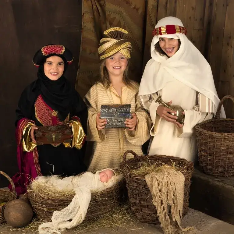 Zdjęcie Jak zrobić strój świętego: proste kroki i inspiracje na każdą okazję