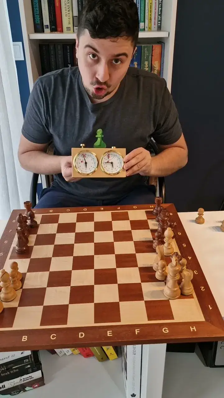 Zdjęcie Jak działa zegar szachowy i jak uniknąć błędów w grze?