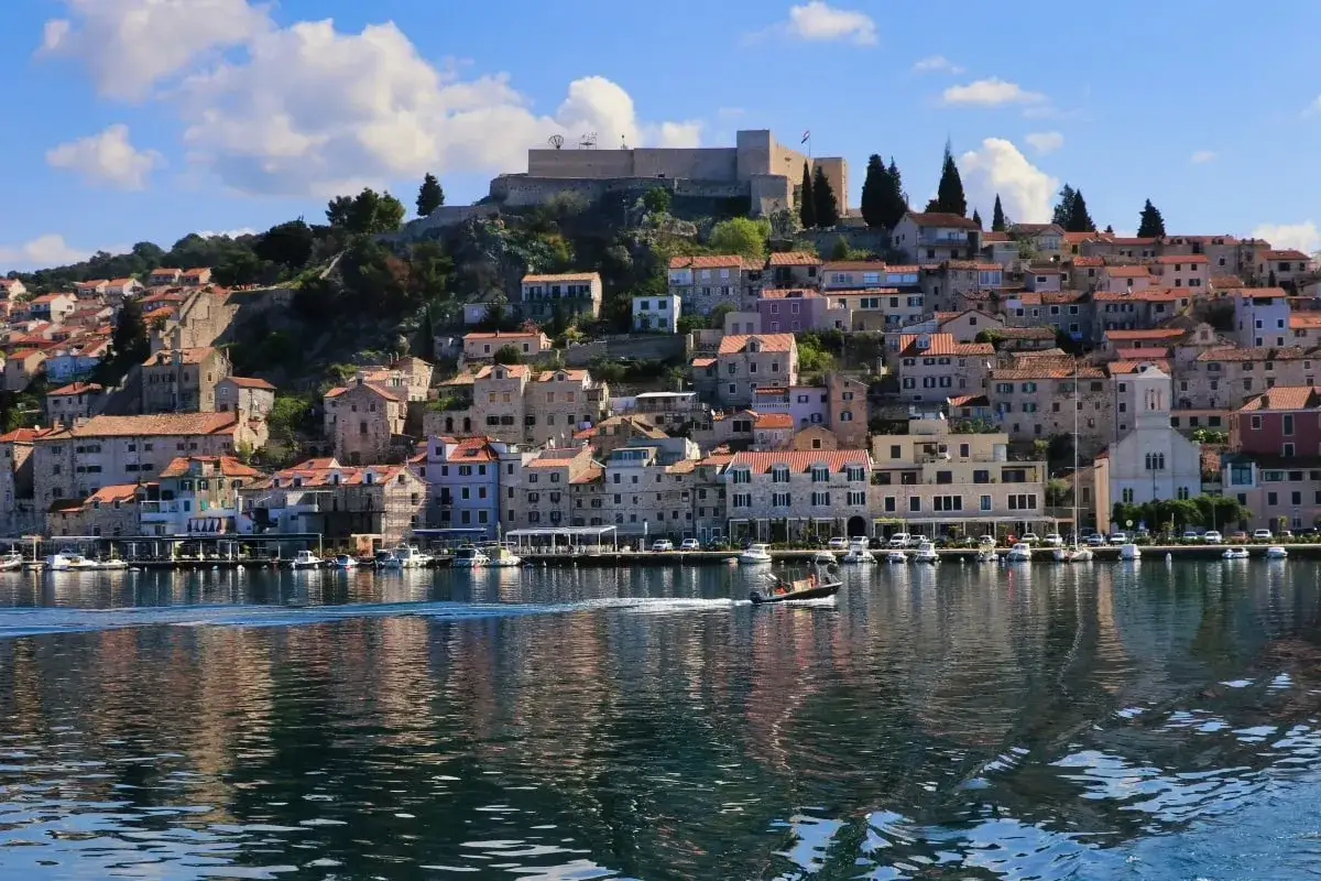 Zdjęcie Szybenik gdzie zjeść: odkryj najlepsze miejsca na pyszne jedzenie
